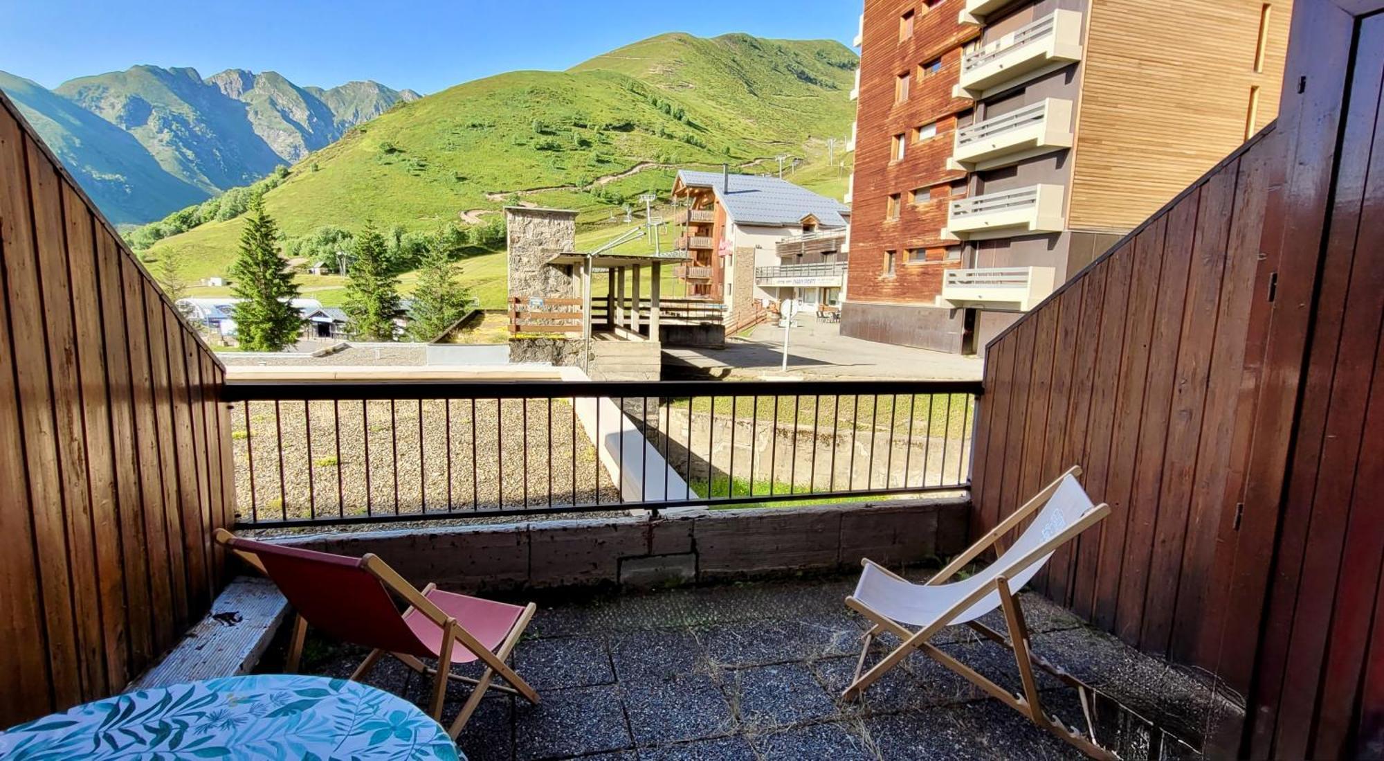 Charmant Appartement Au Pied Des Pistes, Avec Une Spacieuse Terrasse Ensoleillee Gouaux-de-Larboust エクステリア 写真